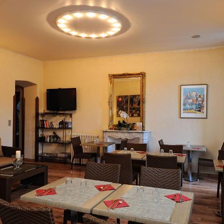 Hotel Duc De Padoue Корт Экстерьер фото