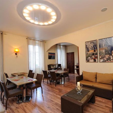 Hotel Duc De Padoue Корт Экстерьер фото